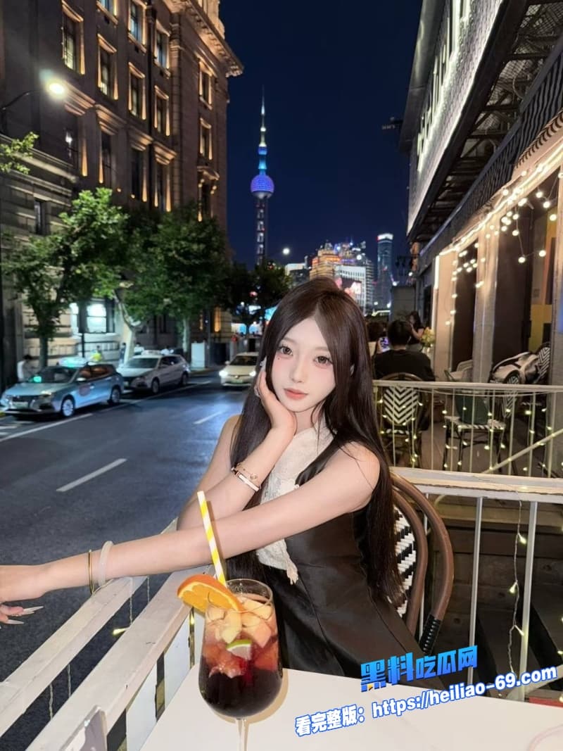 海角母子乱伦趁岳父不在家疯狂调教丈母娘无套后入爆操娇喘声超诱惑5