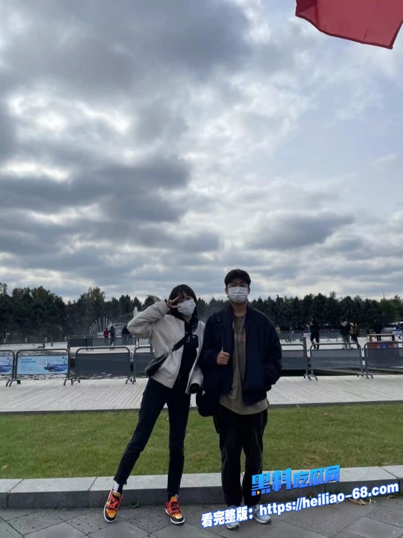 山东烟台人妻 刘祈瑄隐瞒老公偷情黑丝制服被炮友猛干到腿软反差感直接拉满5