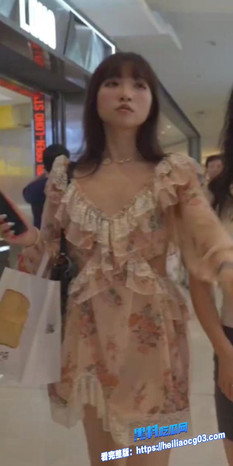 偷拍抄底神级合集2 偷拍抄底神级合集2