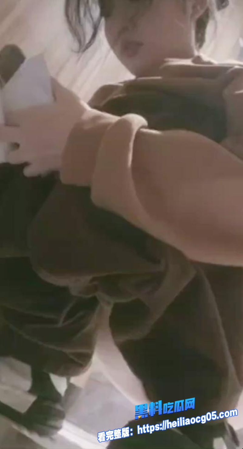 商场女厕偷拍0 商场女厕偷拍0