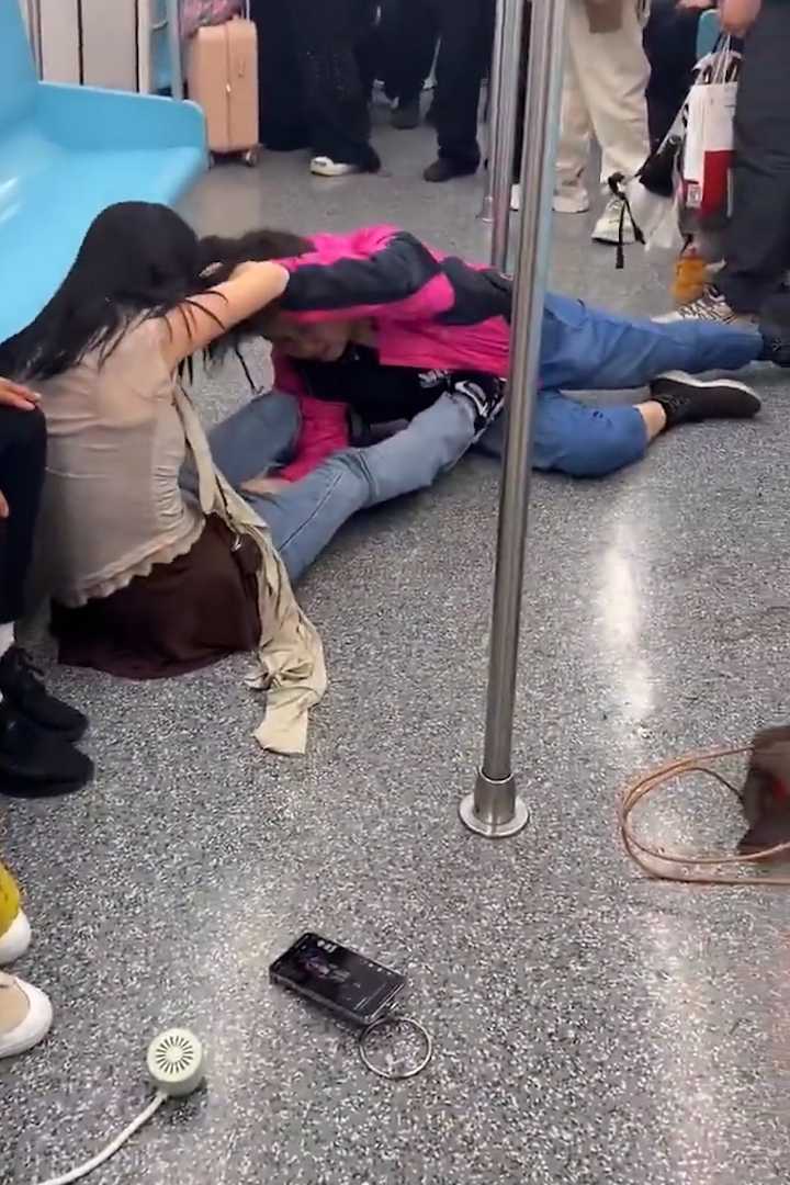 y7223