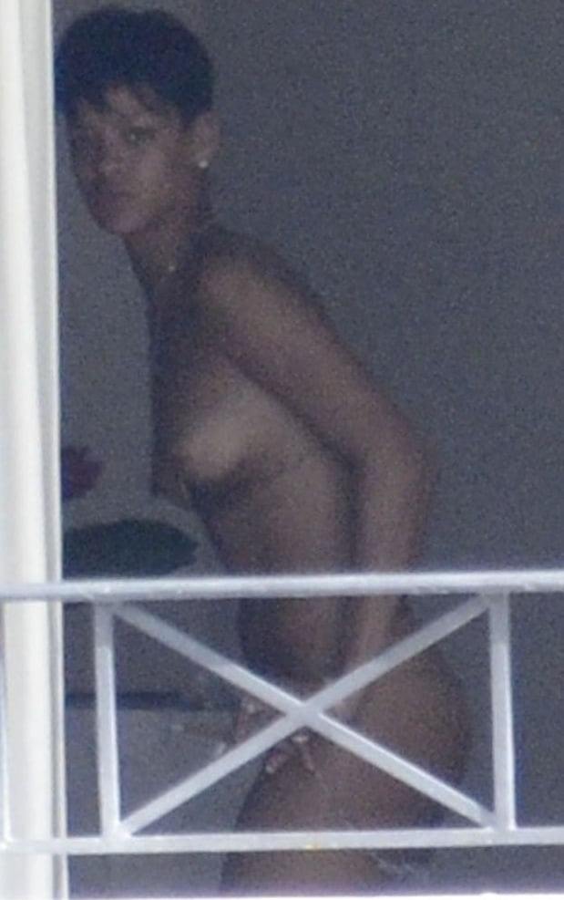 美国天后 顶级黑美人 蕾哈娜 (Rihanna) 出道至今所有裸体及做爱视频整理（合集版）蕾哈娜奶头有乳钉！图14