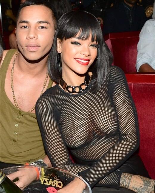 美国天后 顶级黑美人 蕾哈娜 (Rihanna) 出道至今所有裸体及做爱视频整理（合集版）蕾哈娜奶头有乳钉！图25