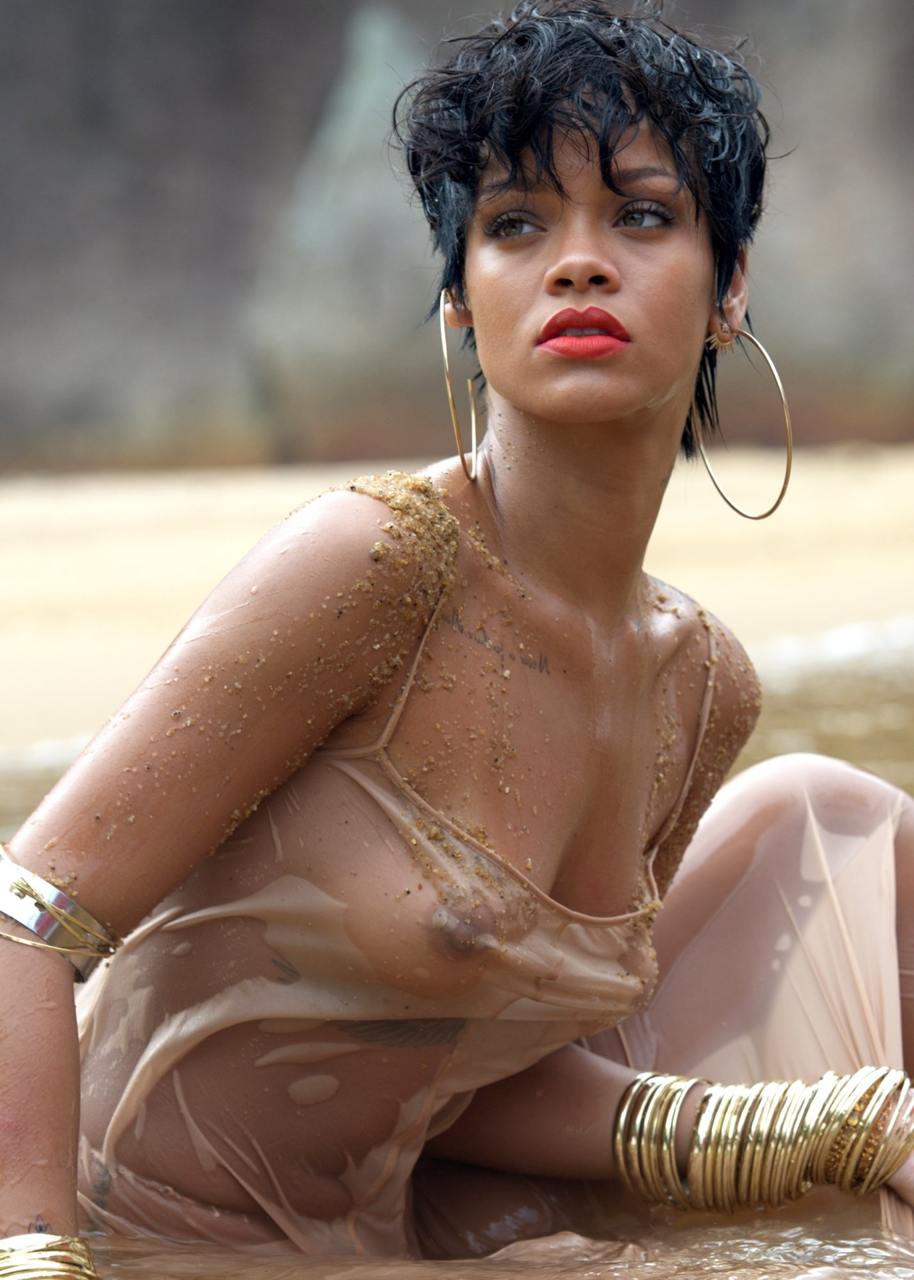 美国天后 顶级黑美人 蕾哈娜 (Rihanna) 出道至今所有裸体及做爱视频整理（合集版）蕾哈娜奶头有乳钉！图44