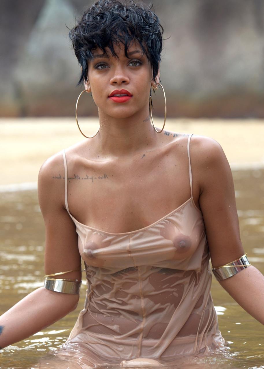 美国天后 顶级黑美人 蕾哈娜 (Rihanna) 出道至今所有裸体及做爱视频整理（合集版）蕾哈娜奶头有乳钉！图47