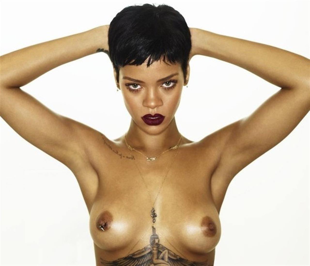 美国天后 顶级黑美人 蕾哈娜 (Rihanna) 出道至今所有裸体及做爱视频整理（合集版）蕾哈娜奶头有乳钉！图50