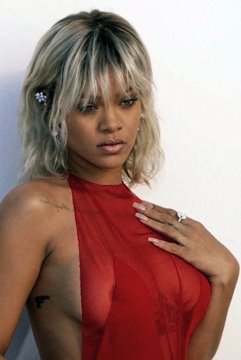 美国天后 顶级黑美人 蕾哈娜 (Rihanna) 出道至今所有裸体及做爱视频整理（合集版）蕾哈娜奶头有乳钉！图54