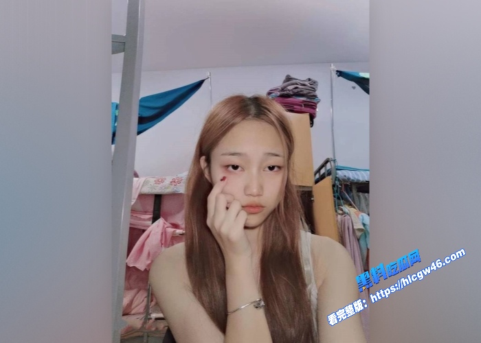 高冷颜值御姐在床予给予求深喉口爆技术高超无套骑乘浪叫不断 图2WH700x500px