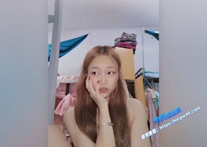 高冷颜值御姐在床予给予求深喉口爆技术高超无套骑乘浪叫不断 图4WH700x500px