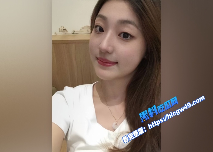 高颜值23岁舞蹈生美女小姐姐 完美露脸口交肉棒 美臀美穴被后入狂草 十分淫荡！ 10WH700x500px