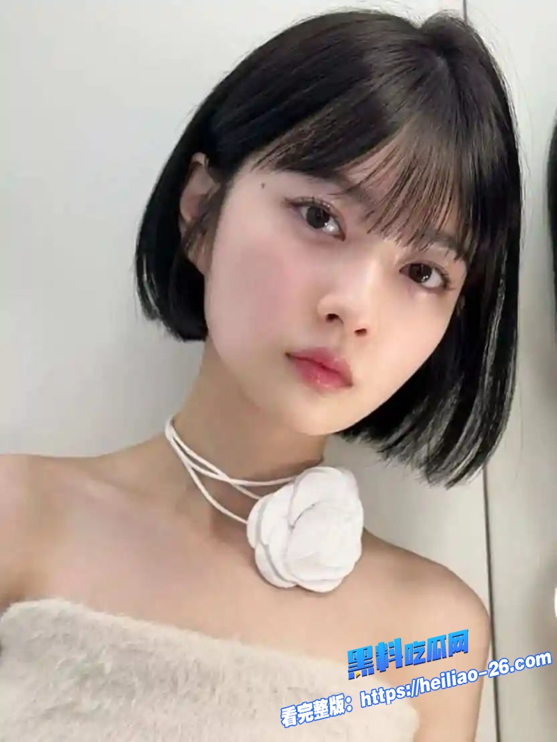 推特巨乳博主cikaimoon第一视角露出25分钟户外温泉全裸闲逛1