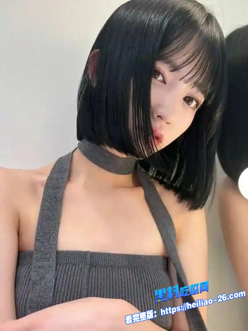推特巨乳博主cikaimoon第一视角露出25分钟户外温泉全裸闲逛3