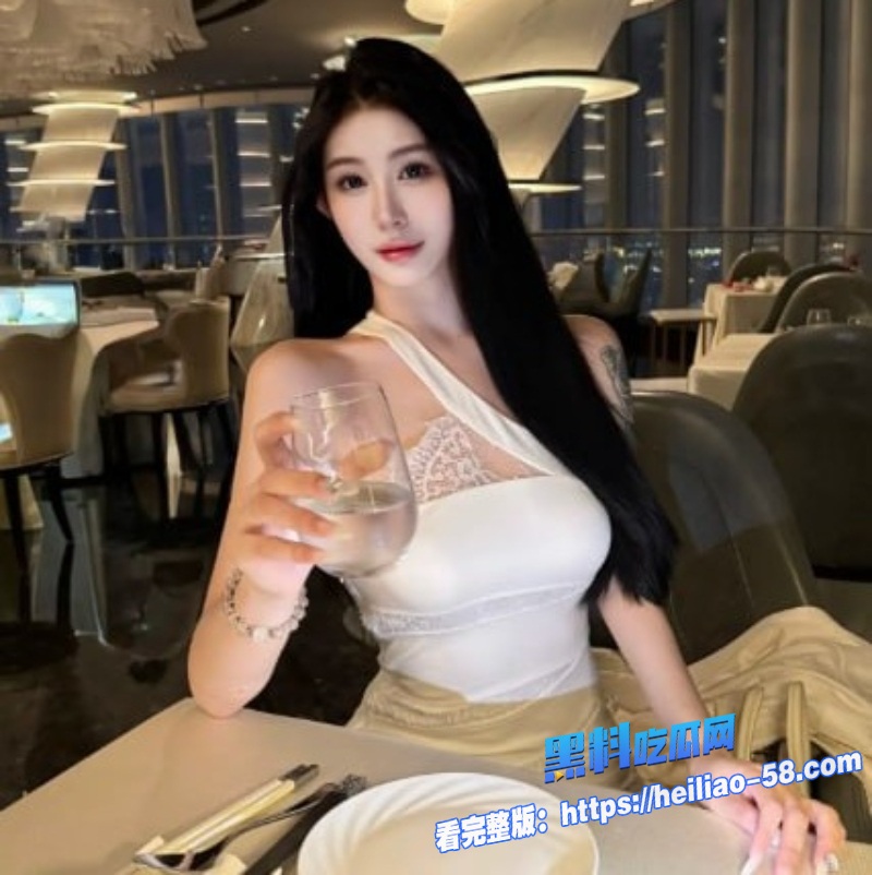 高颜值顶级尤物自拍视频流出裸体跳舞摇臀挑逗1 高颜值顶级尤物自拍视频流出裸体跳舞摇臀挑逗1