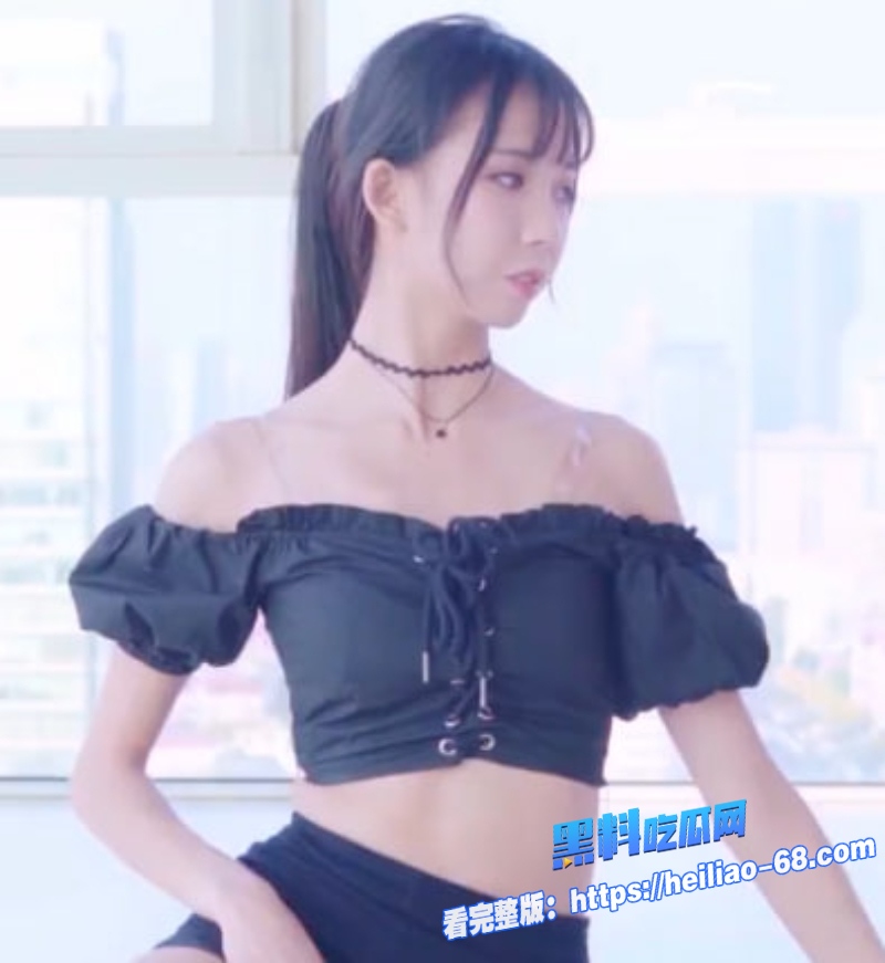 弹力混剪马尾黑丝高跟小姐姐热舞极品女优狂舔鸡巴猛干1 弹力混剪马尾黑丝高跟小姐姐热舞极品女优狂舔鸡巴猛干1
