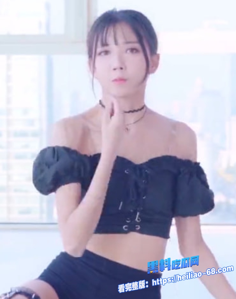 弹力混剪马尾黑丝高跟小姐姐热舞极品女优狂舔鸡巴猛干3 弹力混剪马尾黑丝高跟小姐姐热舞极品女优狂舔鸡巴猛干3