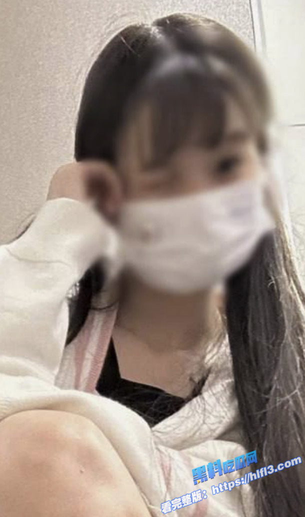 推特极品萝莉福利姬 铃子 喜欢穿着JK户外露出的反差骚母狗！2