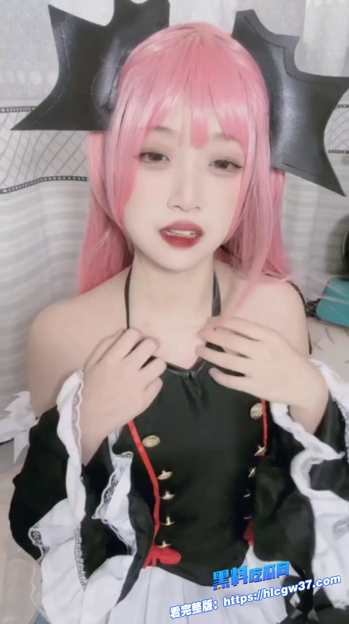 顶流网黄神探狸狸cos克鲁鲁慢慢脱下衣服自慰粉嫩小穴被一览无遗 1 顶流网黄神探狸狸cos克鲁鲁慢慢脱下衣服自慰粉嫩小穴被一览无遗 1