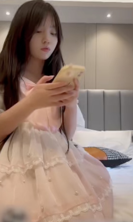 重磅福利真实露脸约炮-推特粉红君3K约战极品，高颜值19岁E奶美女初恋般的感觉1.jpg