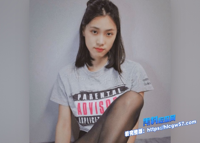 亚洲网黄女星留学生刘玥juneLiu为了拍片赚钱黑鬼也干了中国风打扮在沙发服务老黑肉棒画面淫荡不堪 图2 亚洲网黄女星留学生刘玥juneLiu为了拍片赚钱黑鬼也干了中国风打扮在沙发服务老黑肉棒画面淫荡不堪 图2