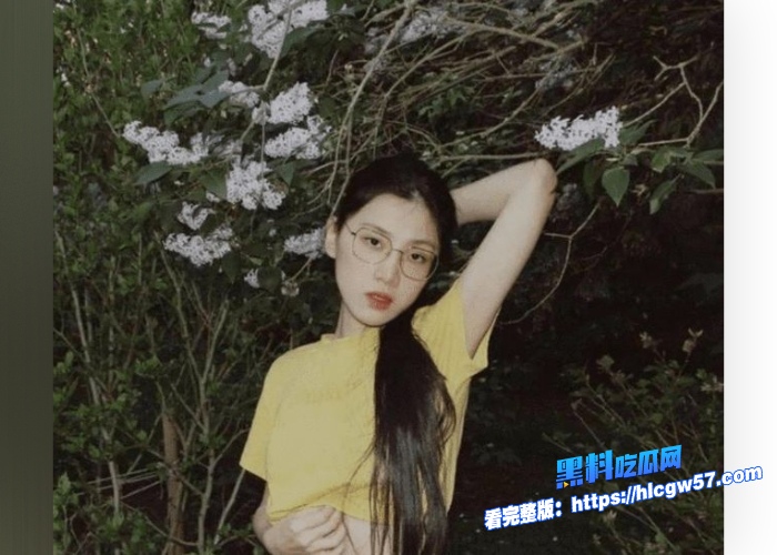 亚洲网黄女星留学生刘玥juneLiu为了拍片赚钱黑鬼也干了中国风打扮在沙发服务老黑肉棒画面淫荡不堪 图4 亚洲网黄女星留学生刘玥juneLiu为了拍片赚钱黑鬼也干了中国风打扮在沙发服务老黑肉棒画面淫荡不堪 图4