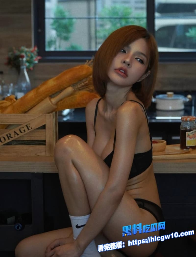 网红福利姬kaijeawrin私拍福利视频流出喝完酒就上头被猛男操到腿软一气呵成太刺激3