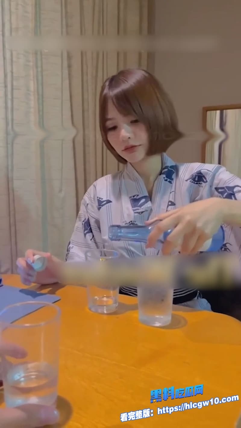 网红福利姬kaijeawrin私拍福利视频流出喝完酒就上头被猛男操到腿软一气呵成太刺激10