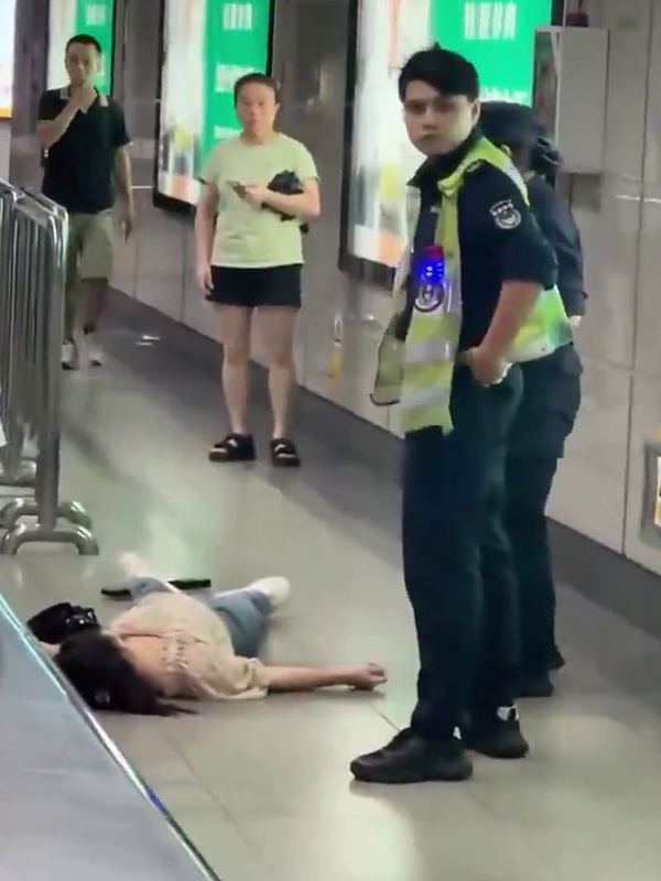 m深圳一地铁站3 m深圳一地铁站3