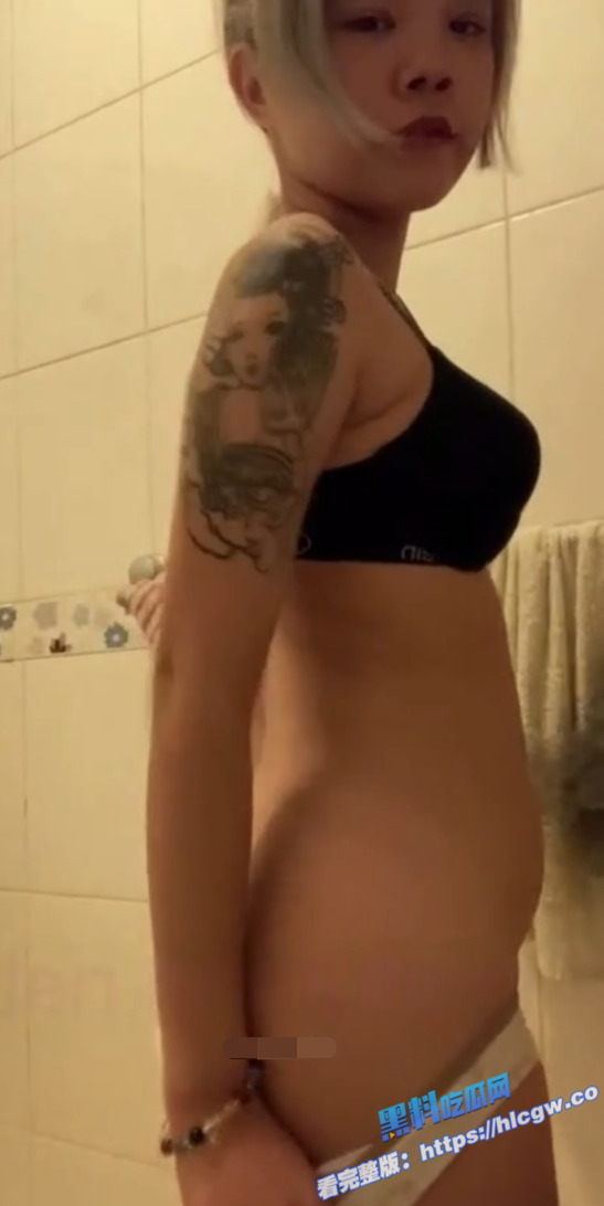 广西南宁精神小妹 在soul上找个精神小妹远程调教 年纪不大纹身和胸倒是挺大！图5