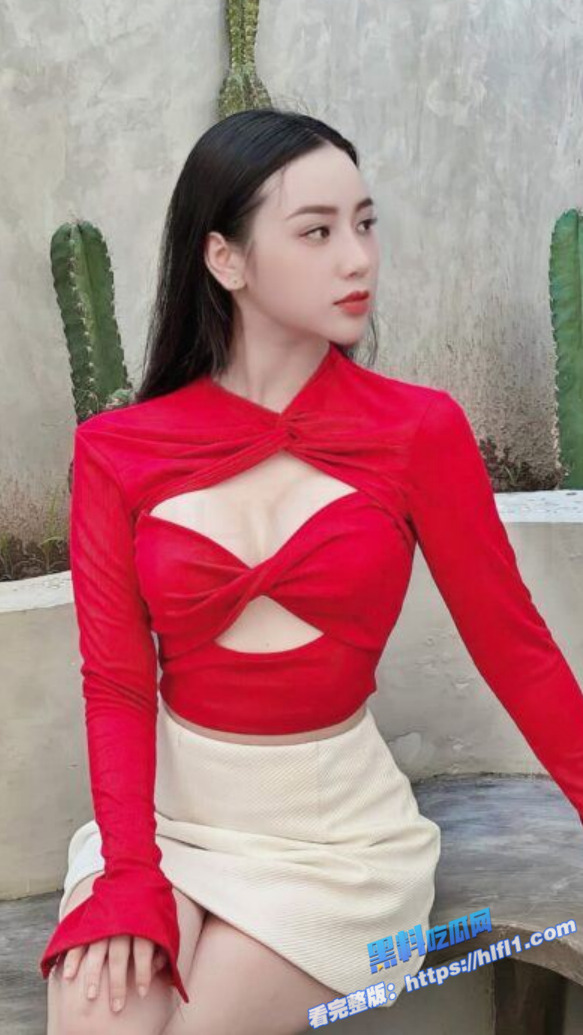 越南大奶模特 VtHaMy 在酒店和老板自拍无套吃鸡后入啪啪 性爱视频流出！1
