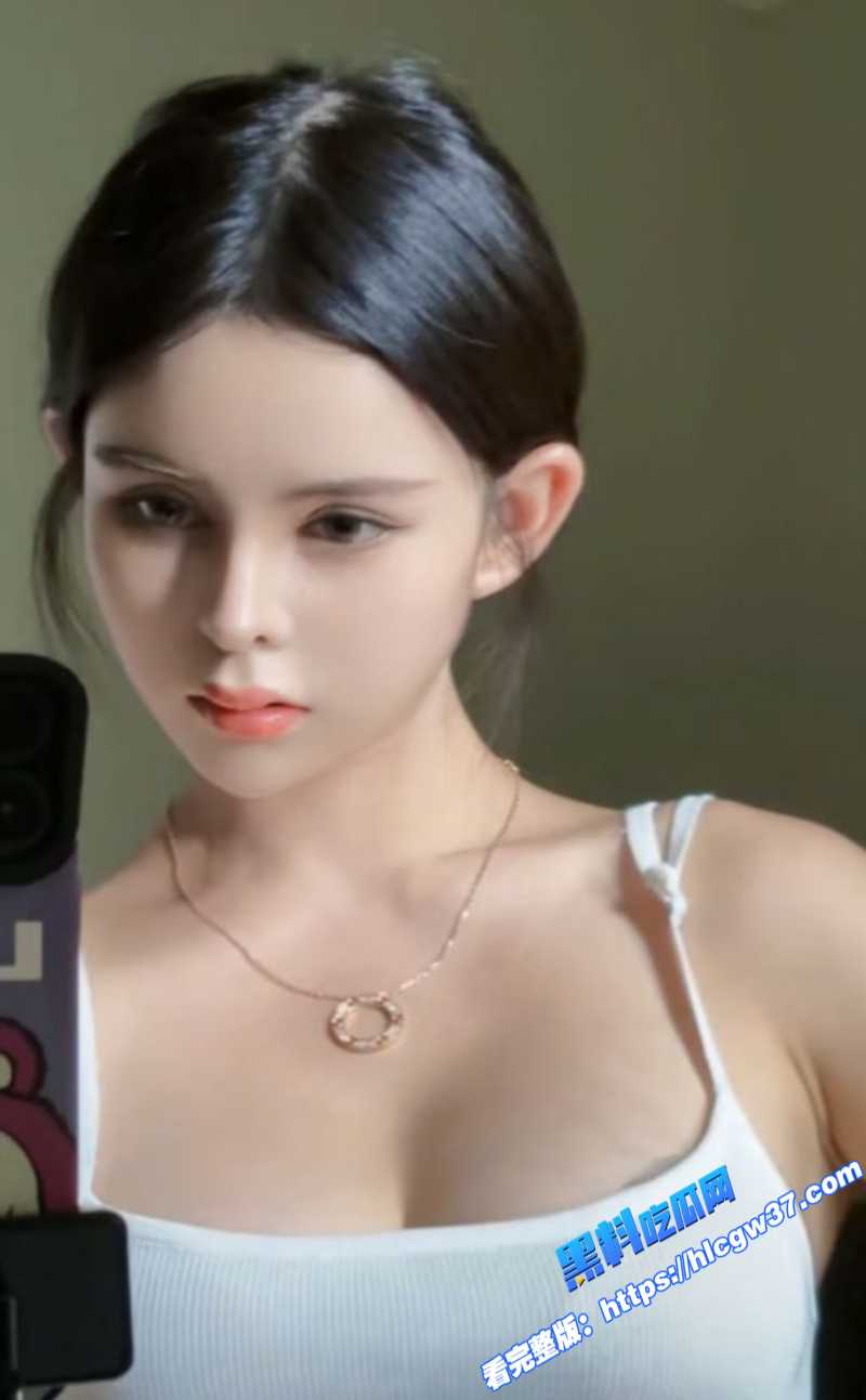 抖音高颜值擦边主播 蜜桃猫咪 榜一大哥定制骚舞视频流出 美乳骚穴若隐若现！ 9