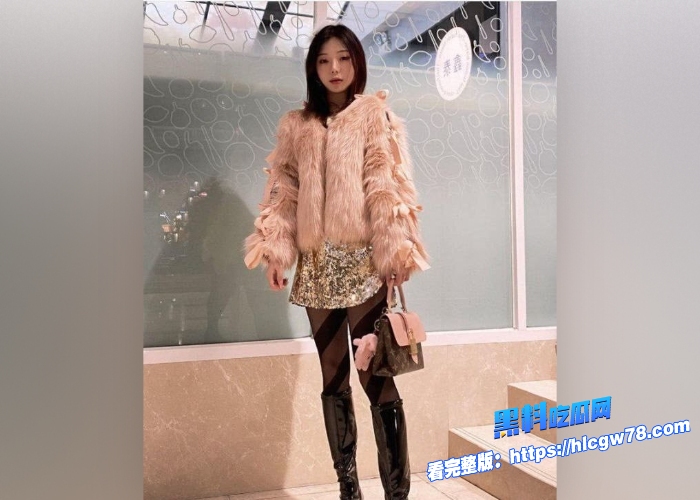 上海私企御姐反差人妻与同事偷情露脸性爱视频曝光家里老公是个50岁老头渴望年轻肉棒滋养床上超骚4 上海私企御姐反差人妻与同事偷情露脸性爱视频曝光家里老公是个50岁老头渴望年轻肉棒滋养床上超骚4
