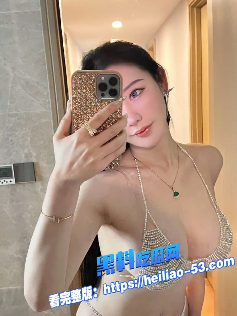 广西河池珠宝女王王莉莎小三实锤炸裂聊天记录淫语满天飞做梦都想被金主操 1