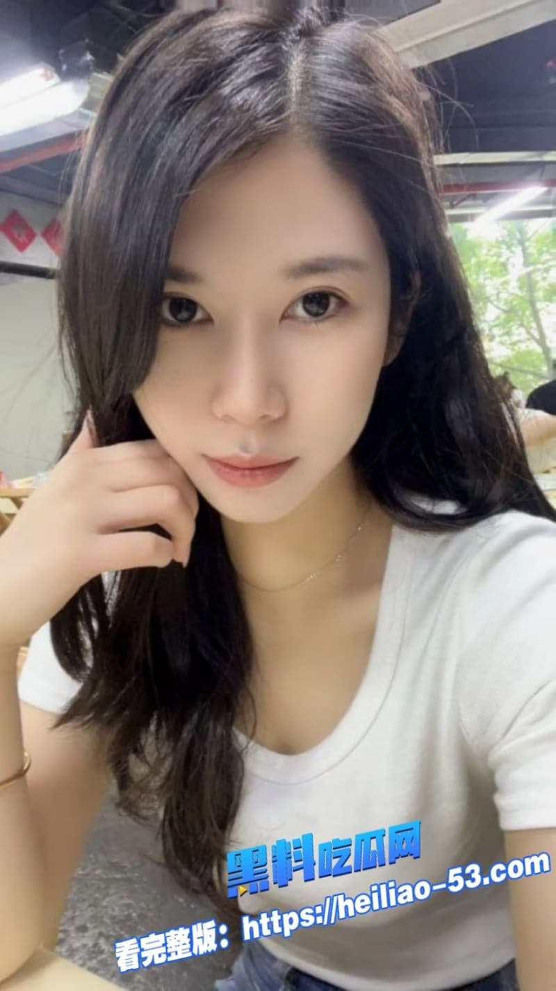 广西河池珠宝女王王莉莎小三实锤炸裂聊天记录淫语满天飞做梦都想被金主操 3