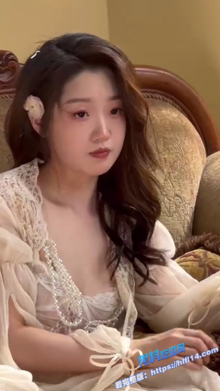 极品反差婊 京城小护士 和男友分手后被男友后入猛操做爱视频泄漏！3