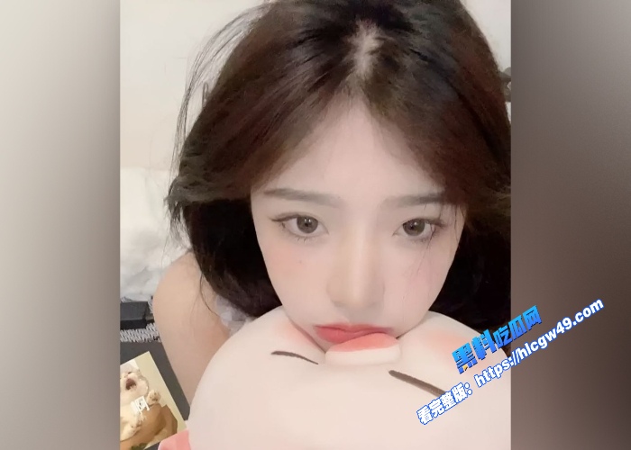 抖音舞姬程子欣金主特殊福利视频曝光肥美鲍鱼特写诱惑无比看的人十分鸡动 图3WH700x500px