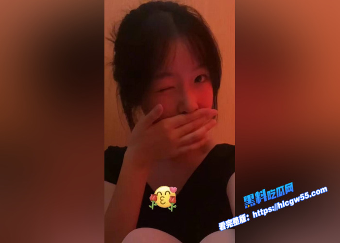 娇嫩美少女被黄毛男友当作母狗骑乘 自拍视频流出 紧致粉穴被无情抽插娇喘动人1