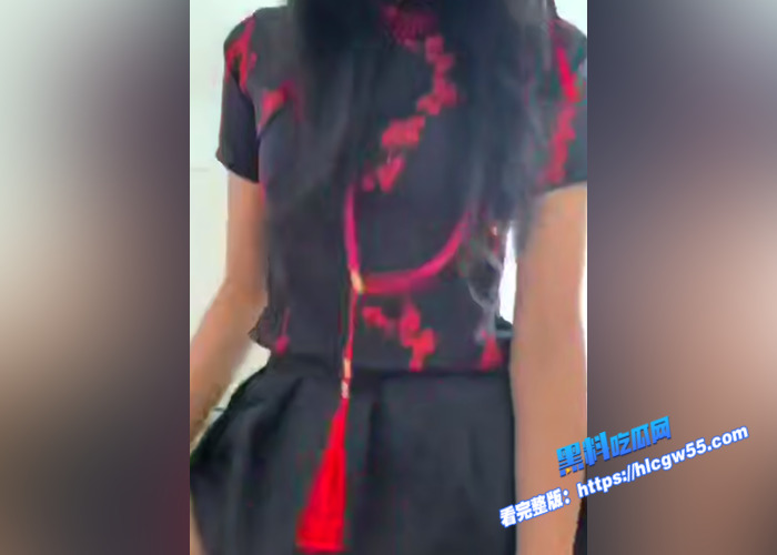 娇嫩美少女被黄毛男友当作母狗骑乘 自拍视频流出 紧致粉穴被无情抽插娇喘动人4