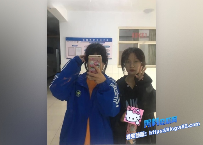 经典高中学生妹回顾李佳琦被网调视频完整版欣赏果然戴眼镜的学生妹就没有一个是清纯的私下骚的都没边了 图2