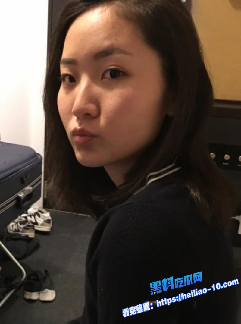 瓜友投稿河北石家庄人妻赵雪怡下班被男同事带回家跪着舔脚毒龙深喉全套伺候3 瓜友投稿河北石家庄人妻赵雪怡下班被男同事带回家跪着舔脚毒龙深喉全套伺候3