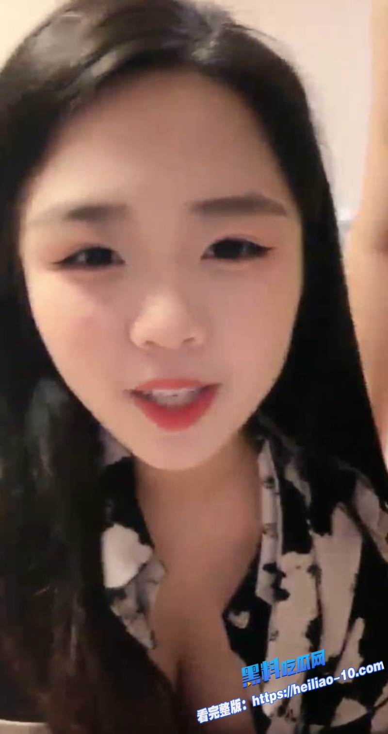 巨乳肥臀骚货精神小妹赵紫阳翘臀跪地疯狂揉穴被大哥无套猛干到高潮失禁操到翻白眼3 巨乳肥臀骚货精神小妹赵紫阳翘臀跪地疯狂揉穴被大哥无套猛干到高潮失禁操到翻白眼3