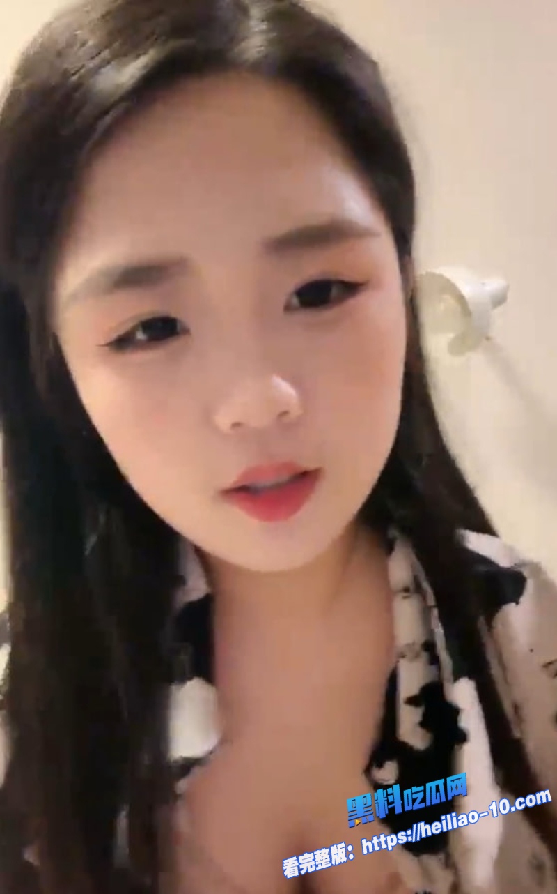 巨乳肥臀骚货精神小妹赵紫阳翘臀跪地疯狂揉穴被大哥无套猛干到高潮失禁操到翻白眼5 巨乳肥臀骚货精神小妹赵紫阳翘臀跪地疯狂揉穴被大哥无套猛干到高潮失禁操到翻白眼5