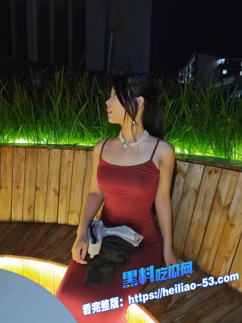 海角兄弟乱伦乱伦视频流出妹妹主动勾引哥哥肉色丝袜足交女上位狂摇屁股 7