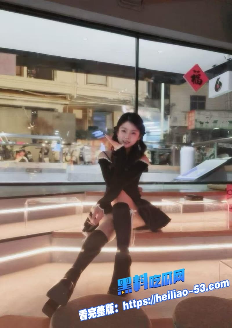 海角兄弟乱伦乱伦视频流出妹妹主动勾引哥哥肉色丝袜足交女上位狂摇屁股 9
