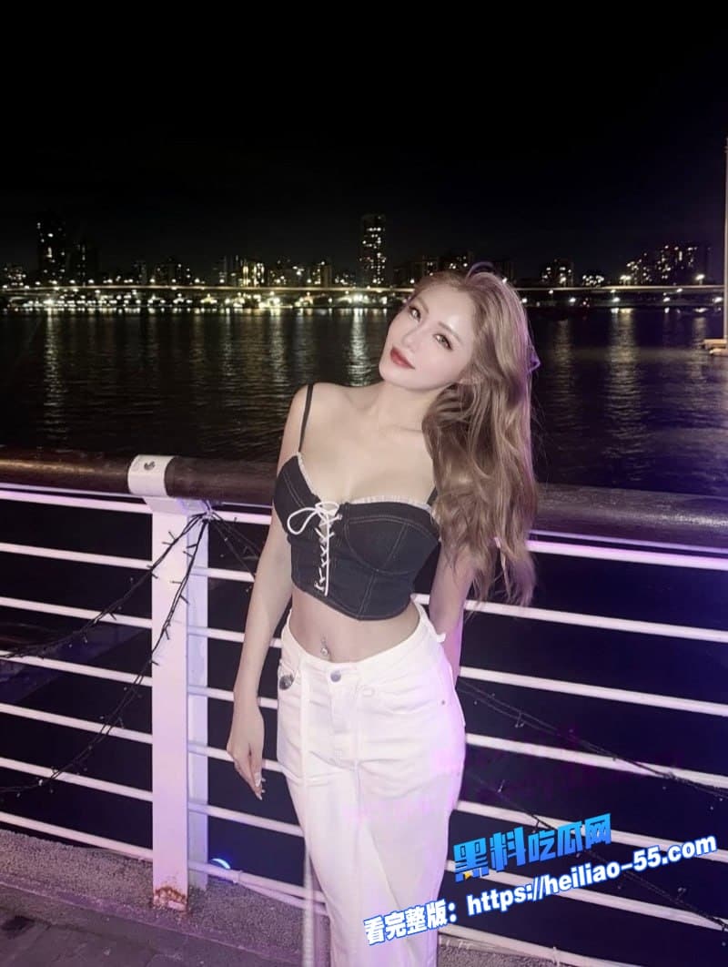 瓜友投稿外网美肤博主唐恩性爱视频流出疯狂榨精的淫荡表情试问哪个男人可以顶住10