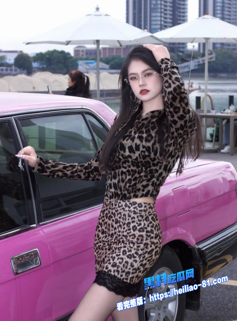红边性感黑丝少妇偷情视频 戴套还喊别被发现 巨乳翘臀晃不停 全程浪叫要死了图5 红边性感黑丝少妇偷情视频 戴套还喊别被发现 巨乳翘臀晃不停 全程浪叫要死了图5