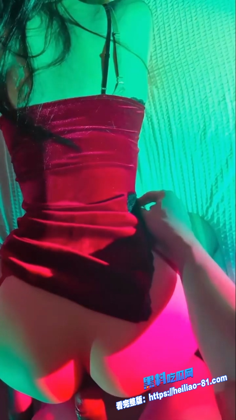 红边性感黑丝少妇偷情视频 戴套还喊别被发现 巨乳翘臀晃不停 全程浪叫要死了图1 红边性感黑丝少妇偷情视频 戴套还喊别被发现 巨乳翘臀晃不停 全程浪叫要死了图1