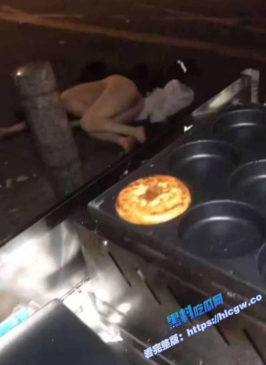 广州一女子被捡尸车震后丢在路上 看样子姿势真不差 就这么丢路上了?4 广州一女子被捡尸车震后丢在路上 看样子姿势真不差 就这么丢路上了?4