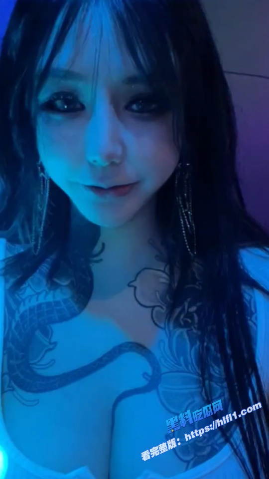 全网疯求 抖音 温柔龍丹妹 纹身精神小妹 魔都38F网红母狗兼职外围被3P!4 全网疯求 抖音 温柔龍丹妹 纹身精神小妹 魔都38F网红母狗兼职外围被3P!4