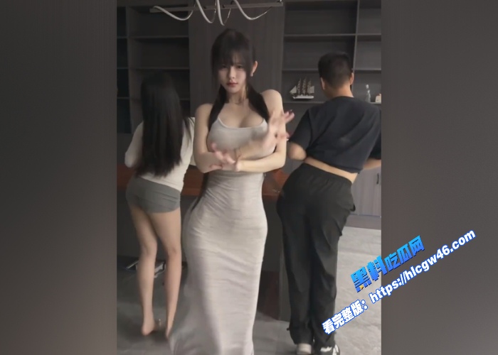 抖音百万粉丝女网红爱次肉疑似下海兼职两部被探花偷拍的视频在网络上疯传面容还是身材都与爱次肉十分相似 图4WH700x500px 抖音百万粉丝女网红爱次肉疑似下海兼职两部被探花偷拍的视频在网络上疯传面容还是身材都与爱次肉十分相似 图4WH700x500px