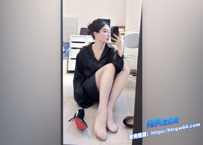 海角乱伦嫁入豪门的姐姐姐夫长期在外鬼混骚穴无人滋润特意回家等我插她大黑逼身为弟弟的我也只能勉为其难把我滚烫的精液射进咯 图4